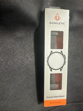 BANDLETIC Garmin QuickFit 22mm Watch Band in Black.